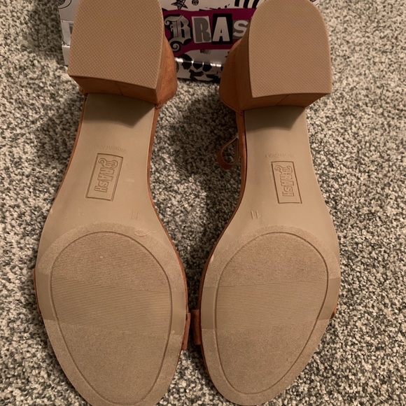 NIB Summery Ankle Strap Heeled Sandals - Picture 3 of 3